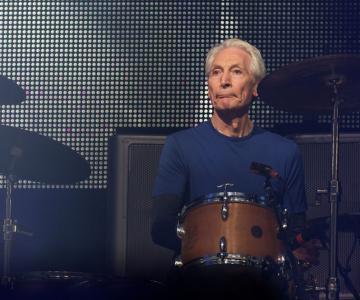 Charlie Watts, baterista do Rolling Stones, morre aos 80 anos