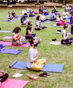 Samaúma Yoga Shala promove mega aulão no próximo domingo em alusão ao Dia Internacional do Yoga